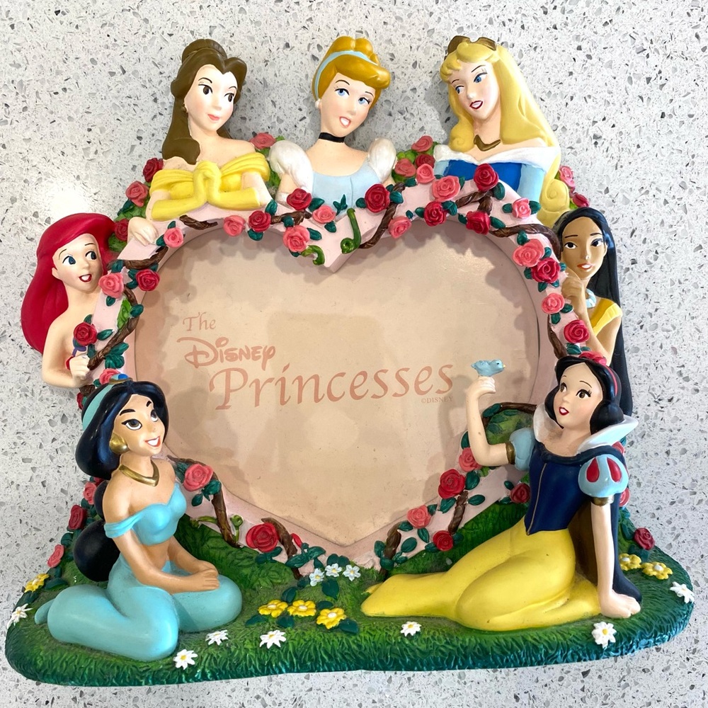 Vintage Disney Princess picture frame. Good condition.
